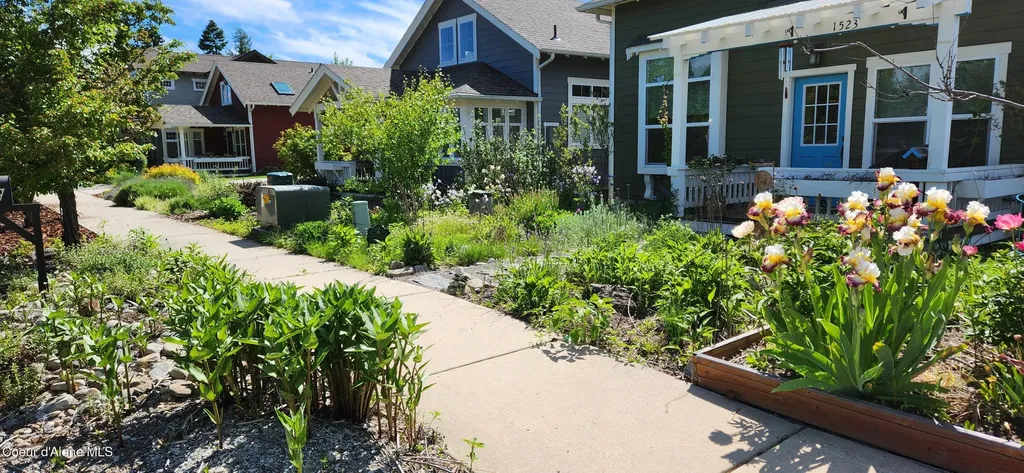 1523 Nicholas Way Sandpoint ID 83864