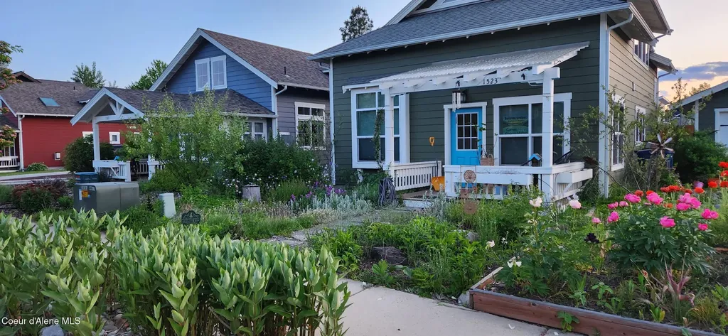 1523 Nicholas Way Sandpoint ID 83864