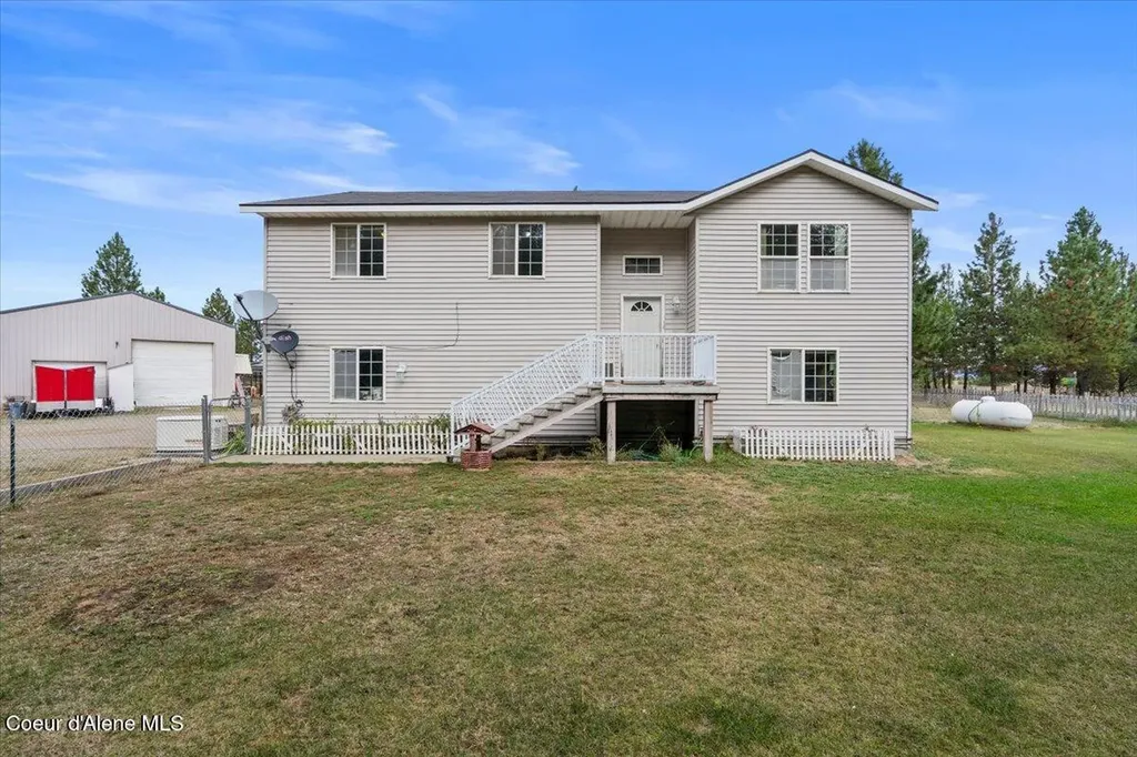811 E Seasons Road Athol ID 83801