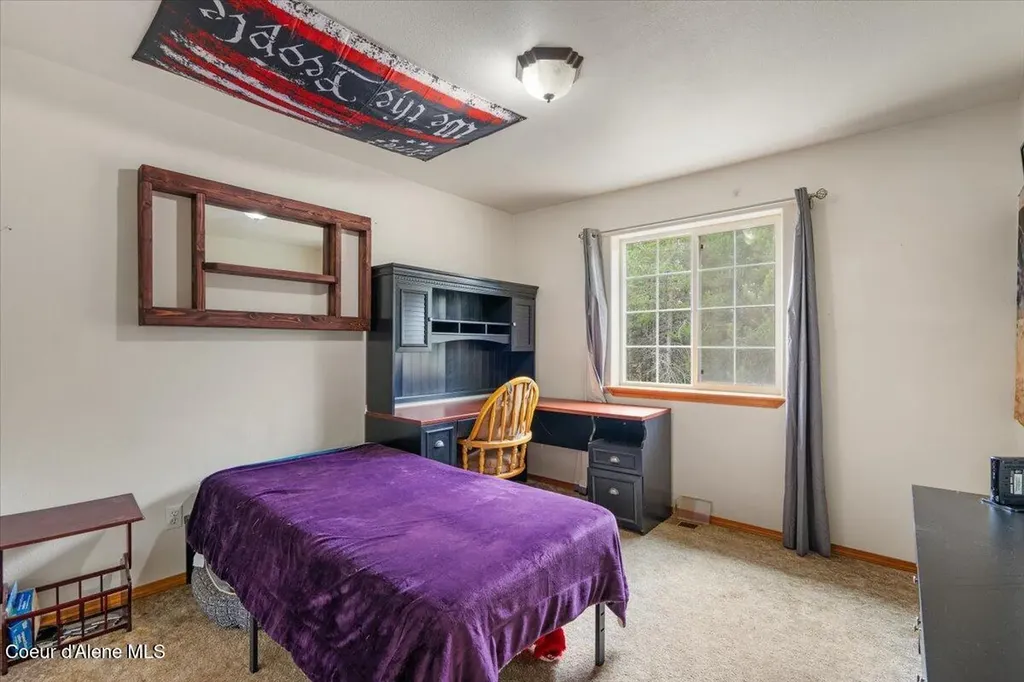 811 E Seasons Road Athol ID 83801