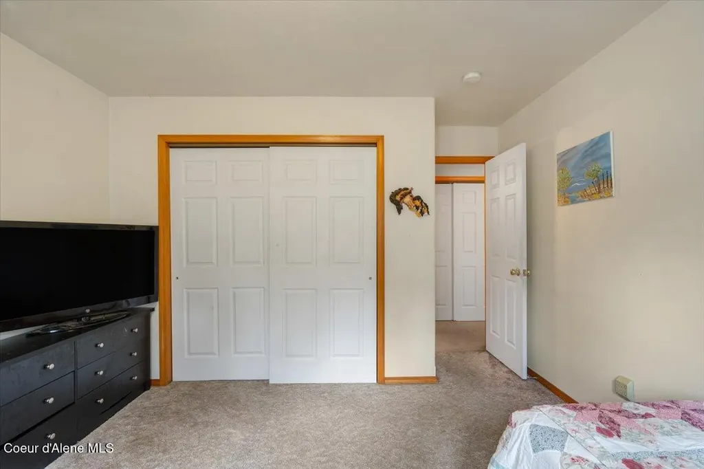 811 E Seasons Road Athol ID 83801