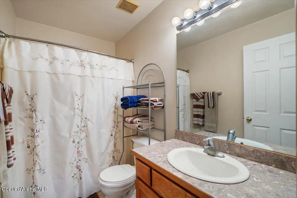 811 E Seasons Road Athol ID 83801
