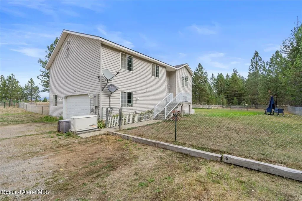 811 E Seasons Road Athol ID 83801