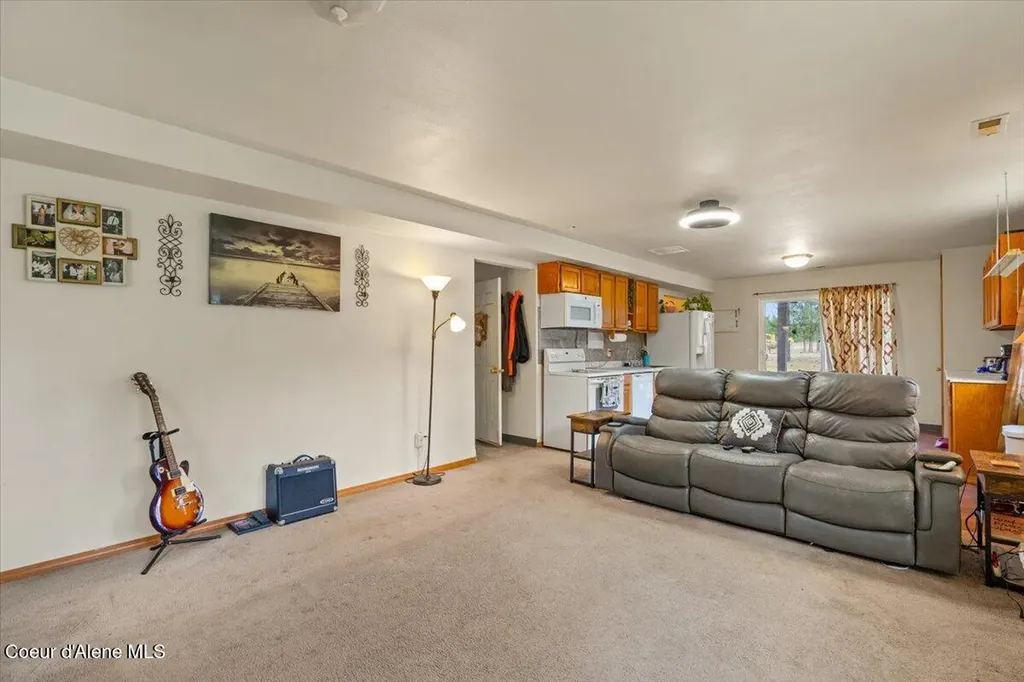811 E Seasons Road Athol ID 83801