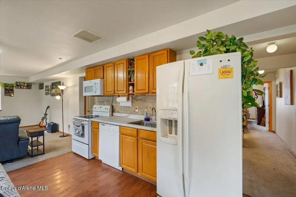 811 E Seasons Road Athol ID 83801