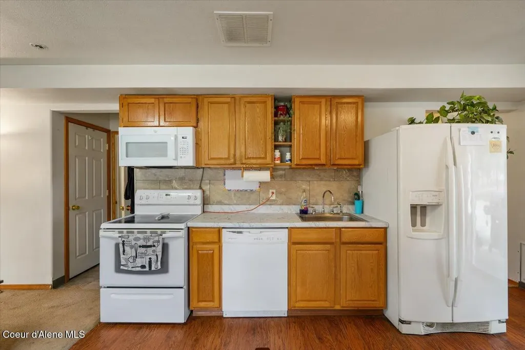 811 E Seasons Road Athol ID 83801