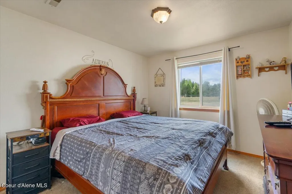 811 E Seasons Road Athol ID 83801
