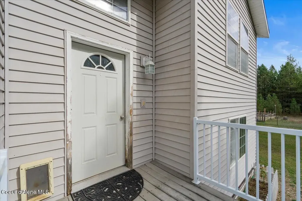 811 E Seasons Road Athol ID 83801