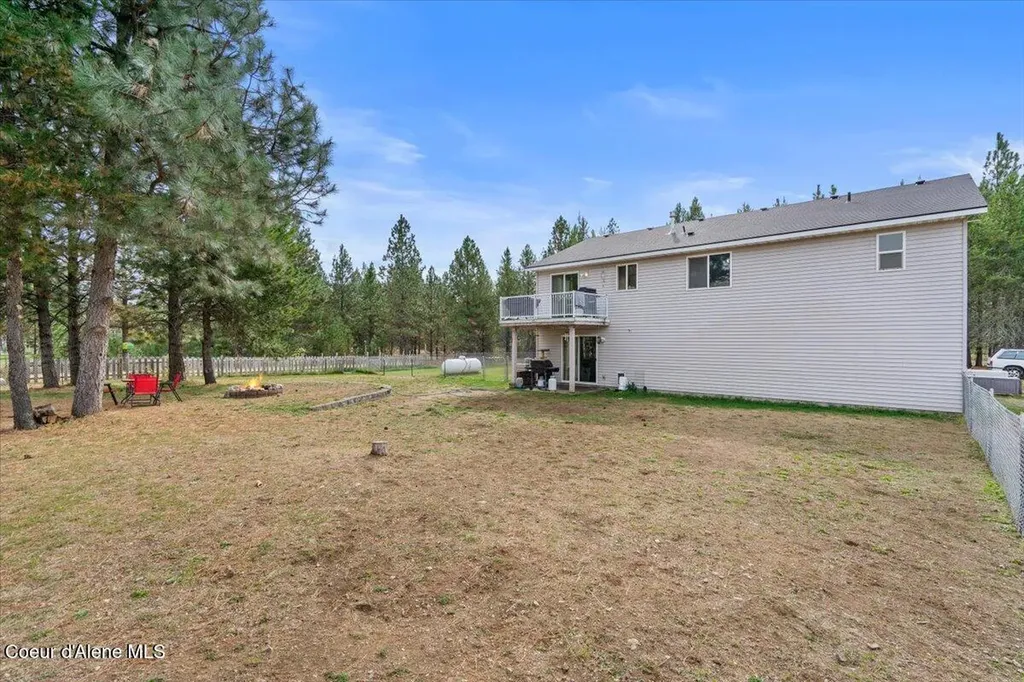 811 E Seasons Road Athol ID 83801