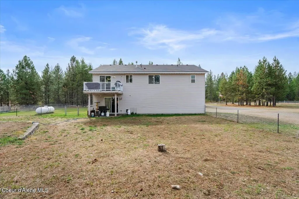 811 E Seasons Road Athol ID 83801