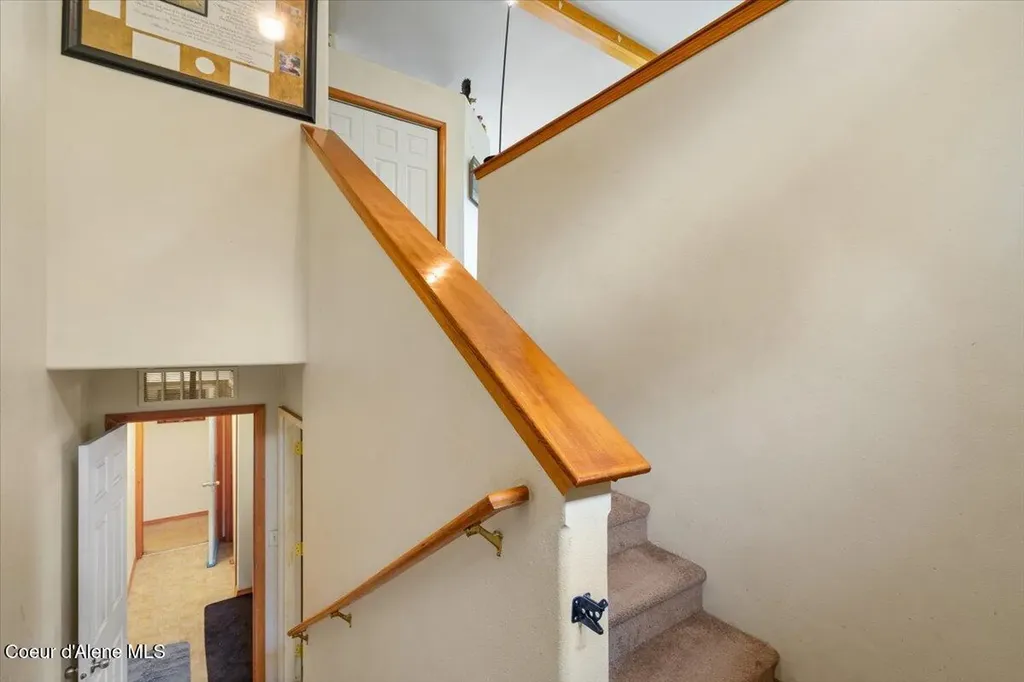 811 E Seasons Road Athol ID 83801