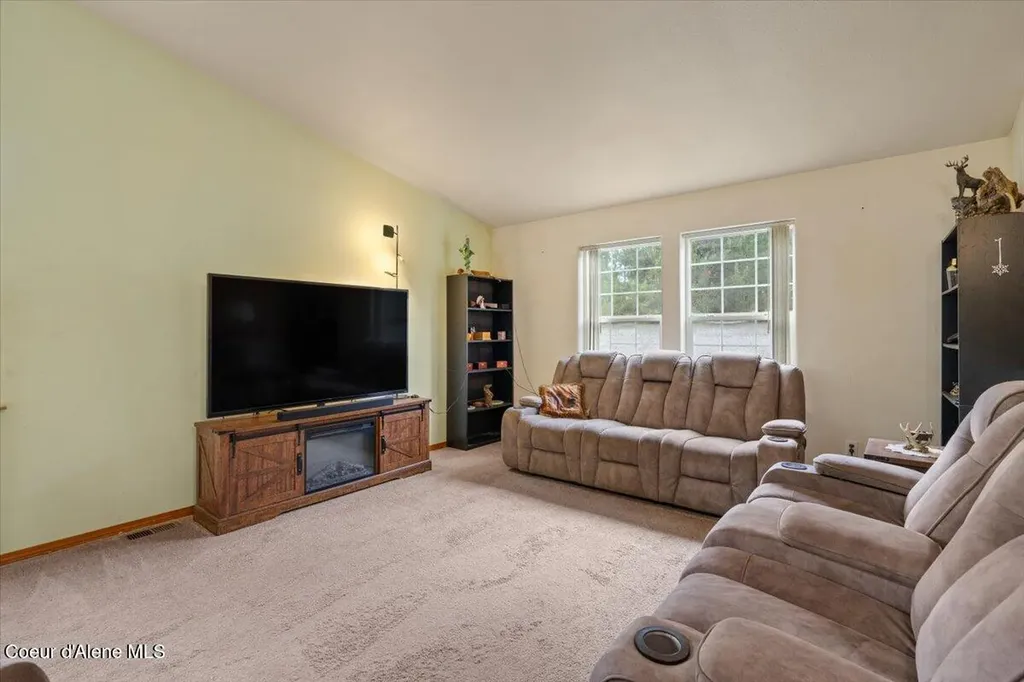 811 E Seasons Road Athol ID 83801
