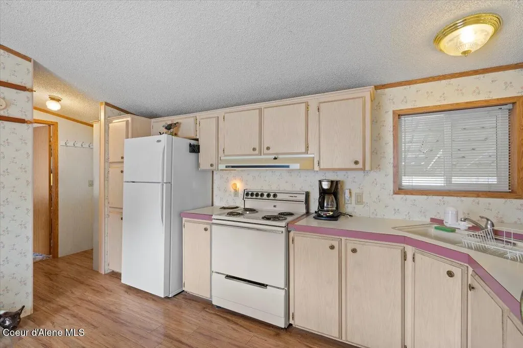 647 W Kentucky Avenue Hayden ID 83835