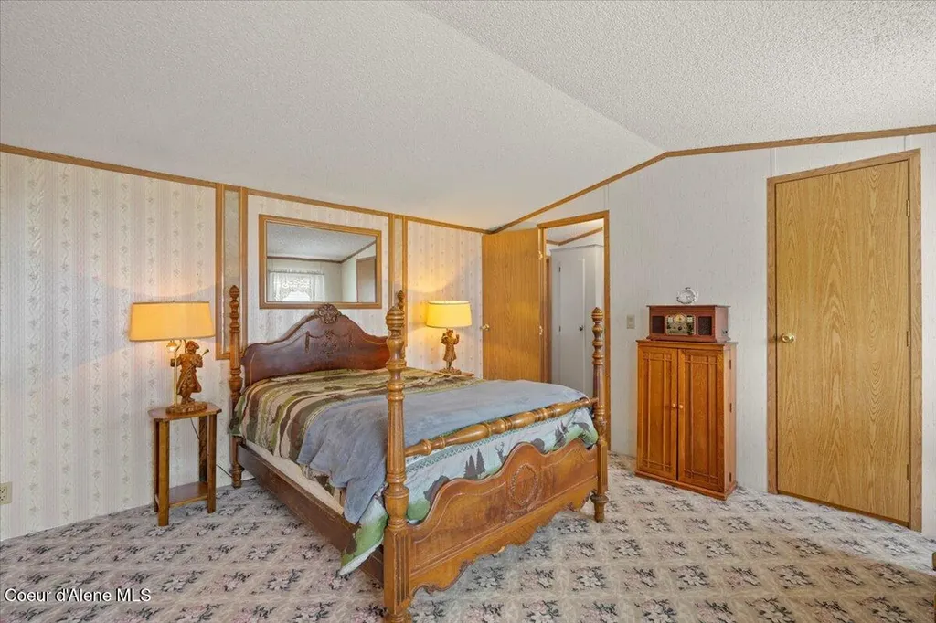 647 W Kentucky Avenue Hayden ID 83835