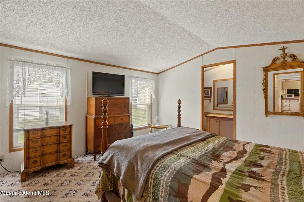 647 W Kentucky Avenue Hayden ID 83835