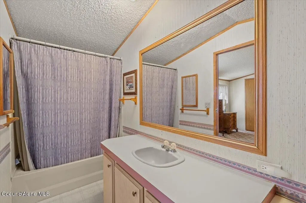 647 W Kentucky Avenue Hayden ID 83835