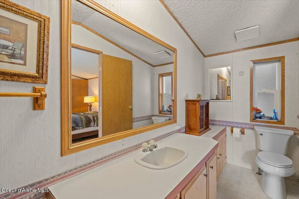 647 W Kentucky Avenue Hayden ID 83835