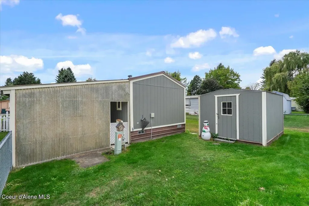 647 W Kentucky Avenue Hayden ID 83835