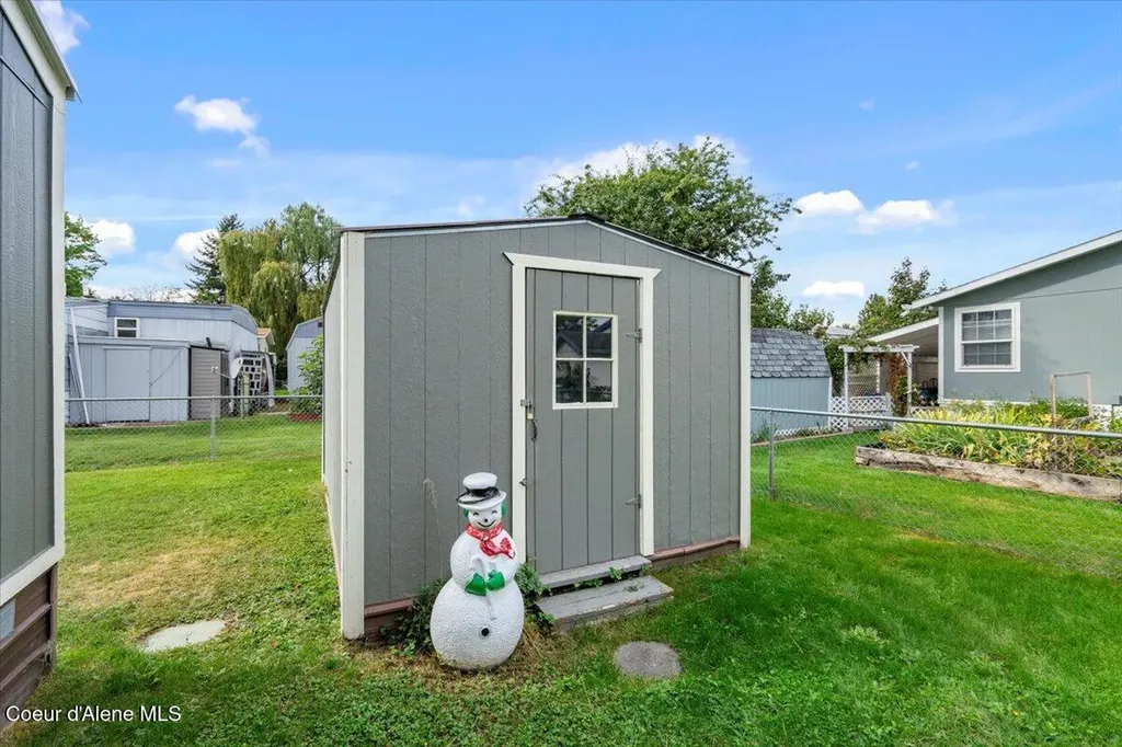 647 W Kentucky Avenue Hayden ID 83835