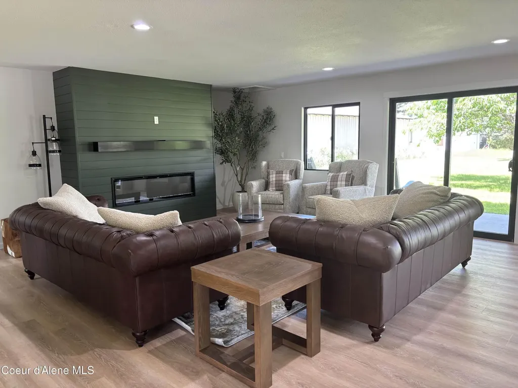 647 W Kentucky Avenue Hayden ID 83835
