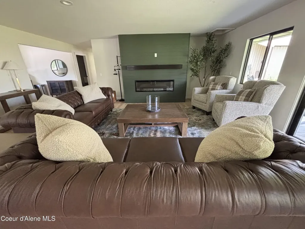 647 W Kentucky Avenue Hayden ID 83835