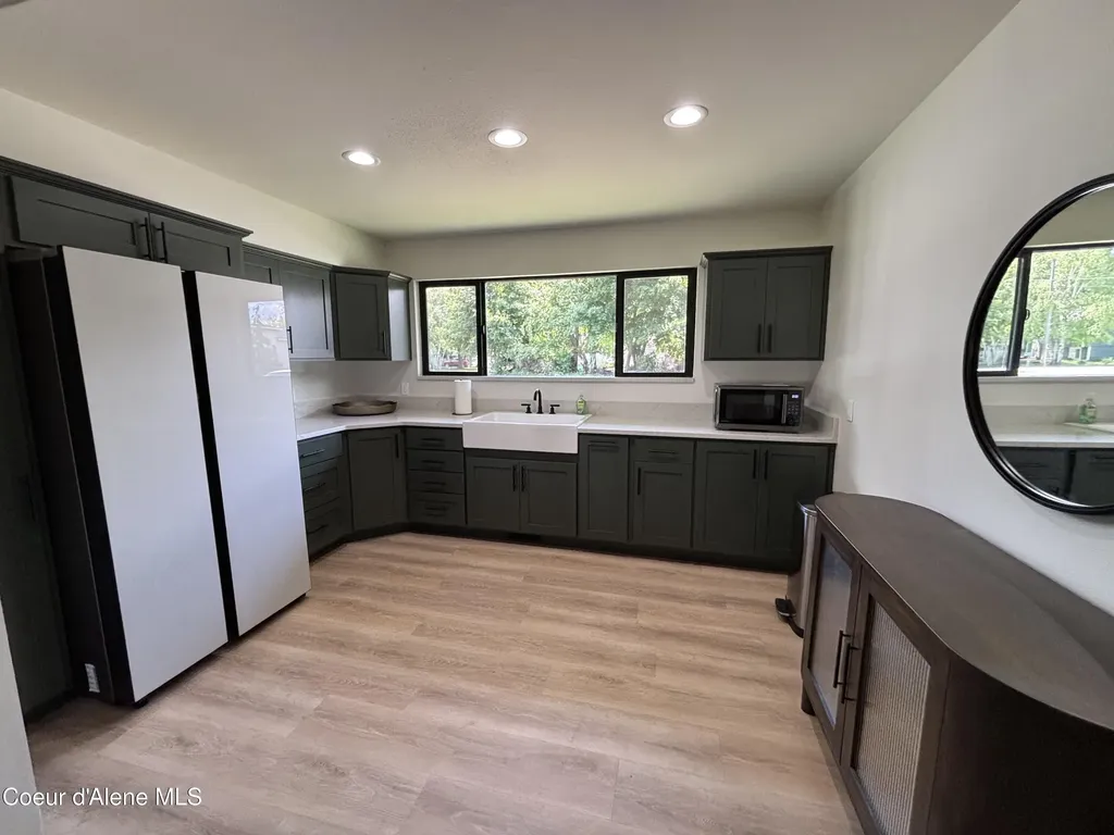 647 W Kentucky Avenue Hayden ID 83835