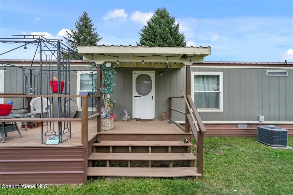 647 W Kentucky Avenue Hayden ID 83835