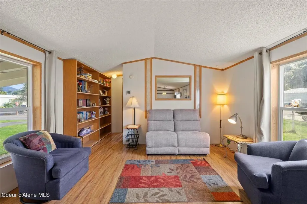 647 W Kentucky Avenue Hayden ID 83835