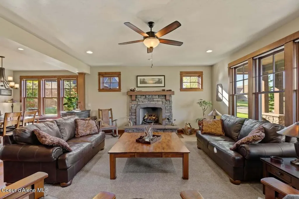 1538 E Bruin Loop Hayden ID 83835