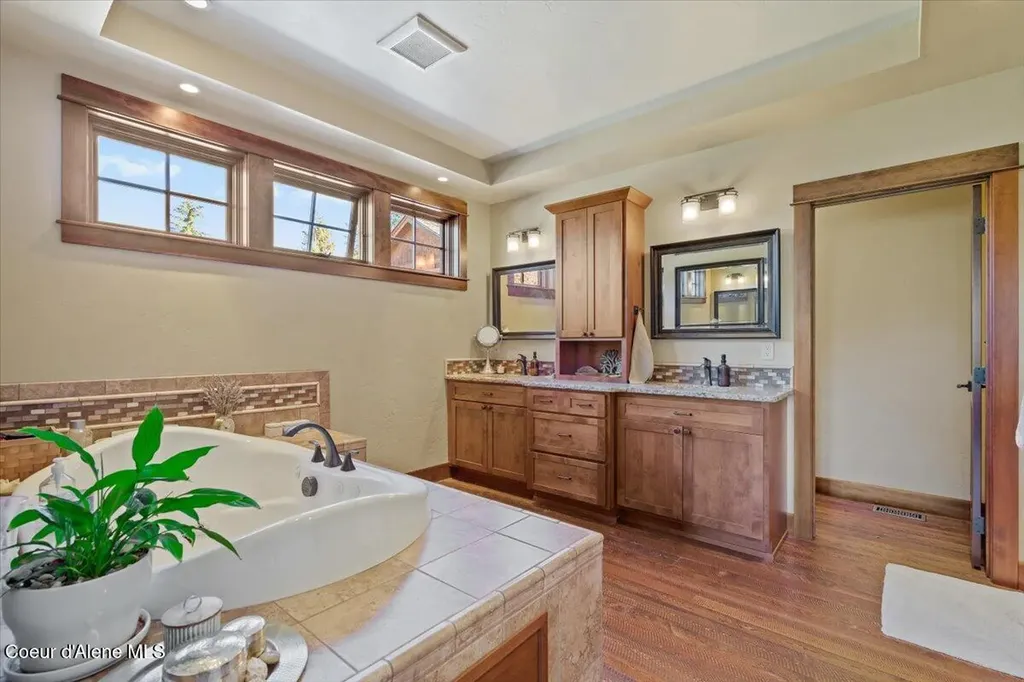 1538 E Bruin Loop Hayden ID 83835