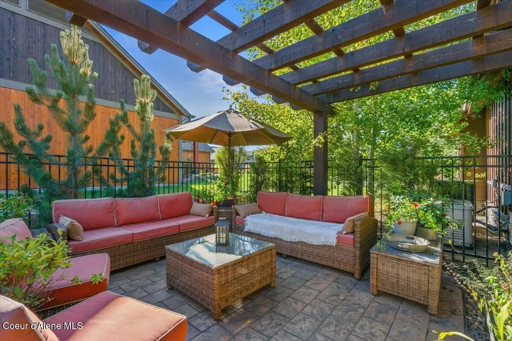 1538 E Bruin Loop Hayden ID 83835