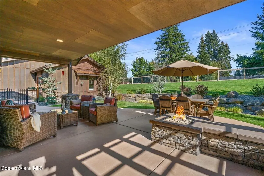 1538 E Bruin Loop Hayden ID 83835