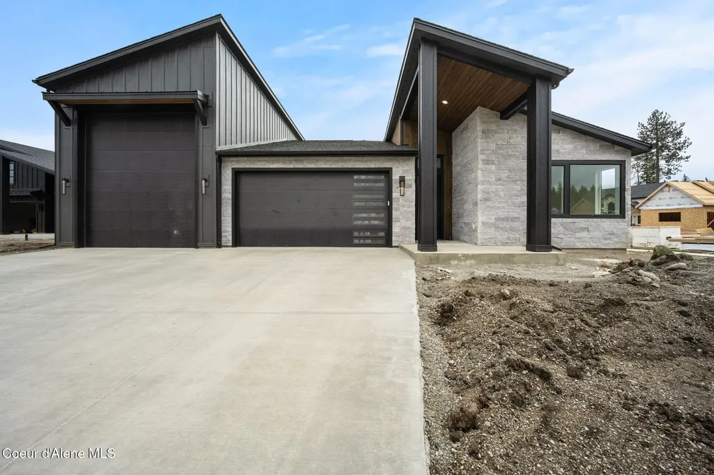 952 E Steeple Chase Road Hayden ID 83835
