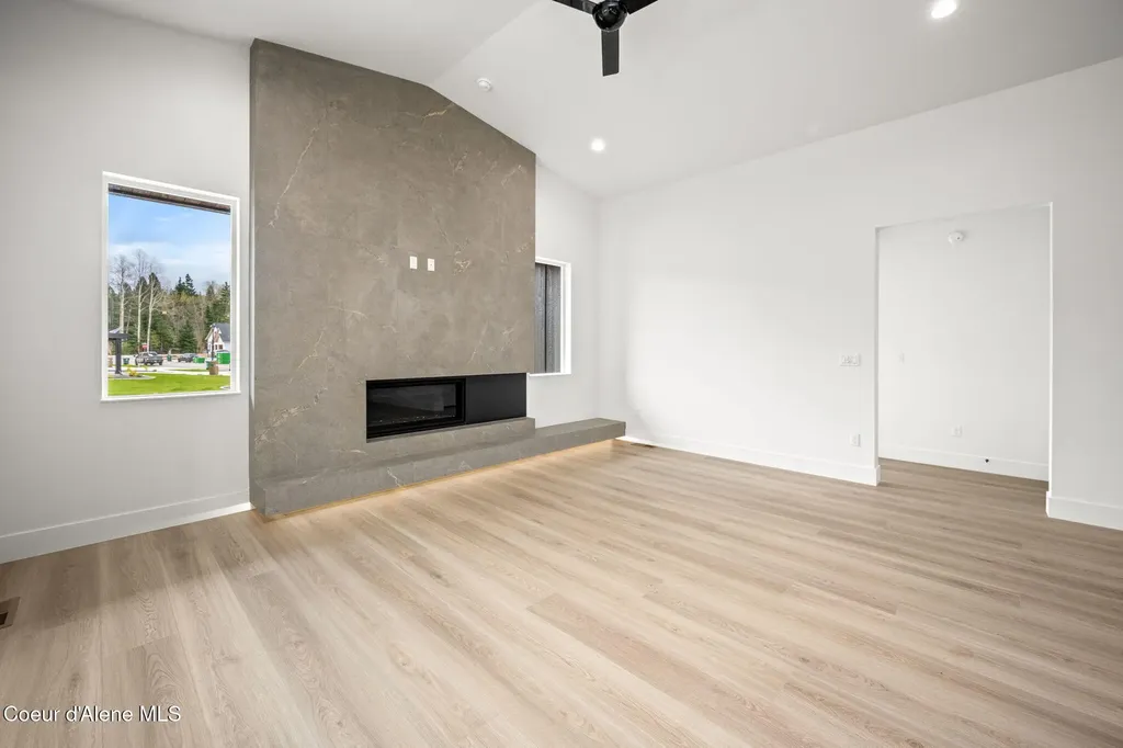 952 E Steeple Chase Road Hayden ID 83835