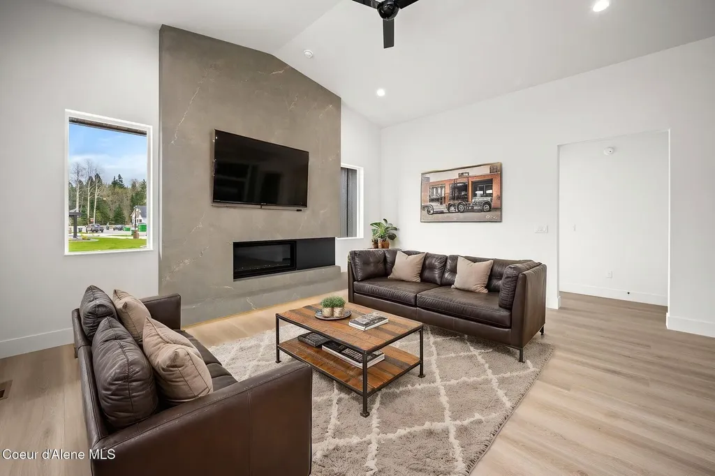952 E Steeple Chase Road Hayden ID 83835