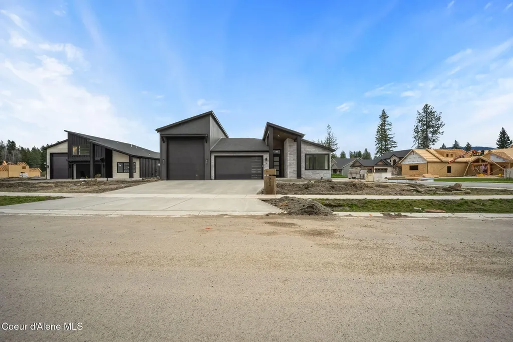 952 E Steeple Chase Road Hayden ID 83835