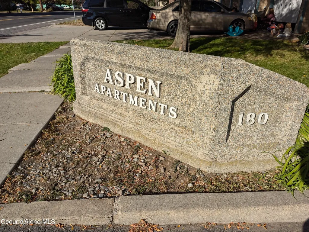 1800, 1802, 1804, 1806, 1808, 1810 Spokane Street Post Falls ID 83854