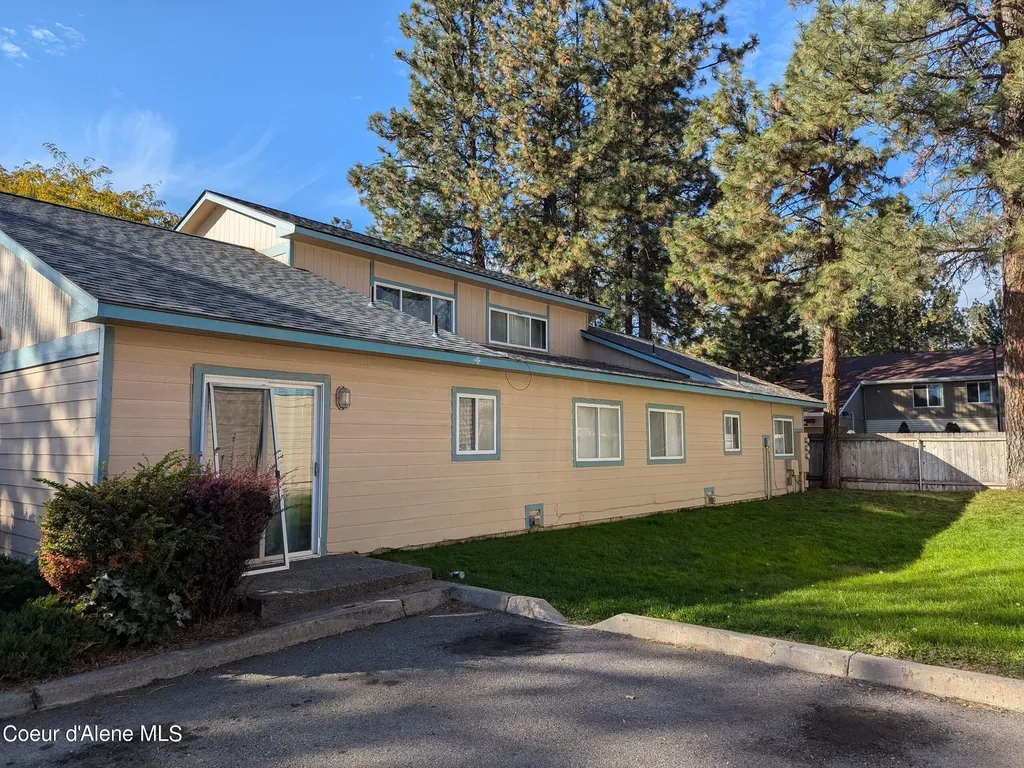 1800, 1802, 1804, 1806, 1808, 1810 Spokane Street Post Falls ID 83854