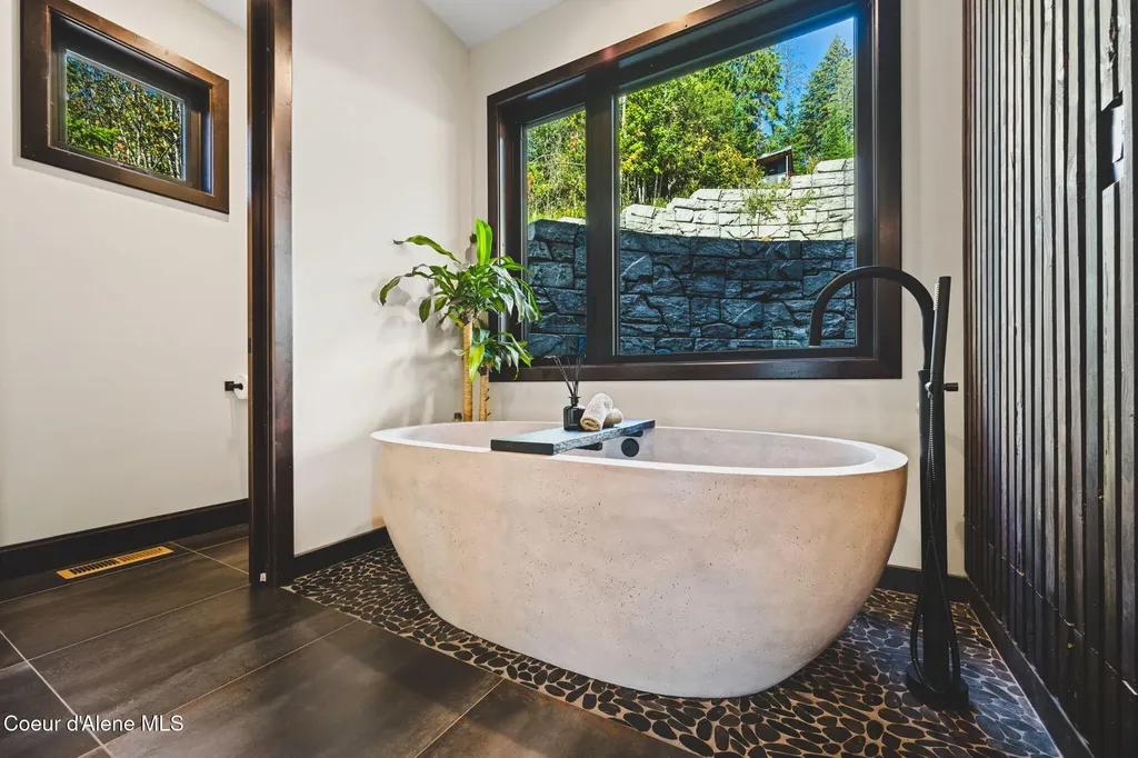 5714 E Hayden Lake Road Hayden ID 83835