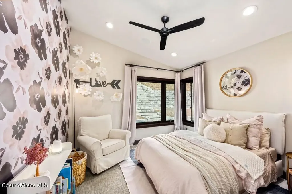 5714 E Hayden Lake Road Hayden ID 83835