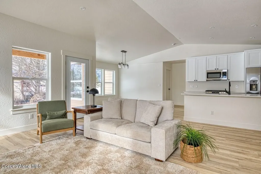 1667 Irvine Way Sandpoint ID 83864