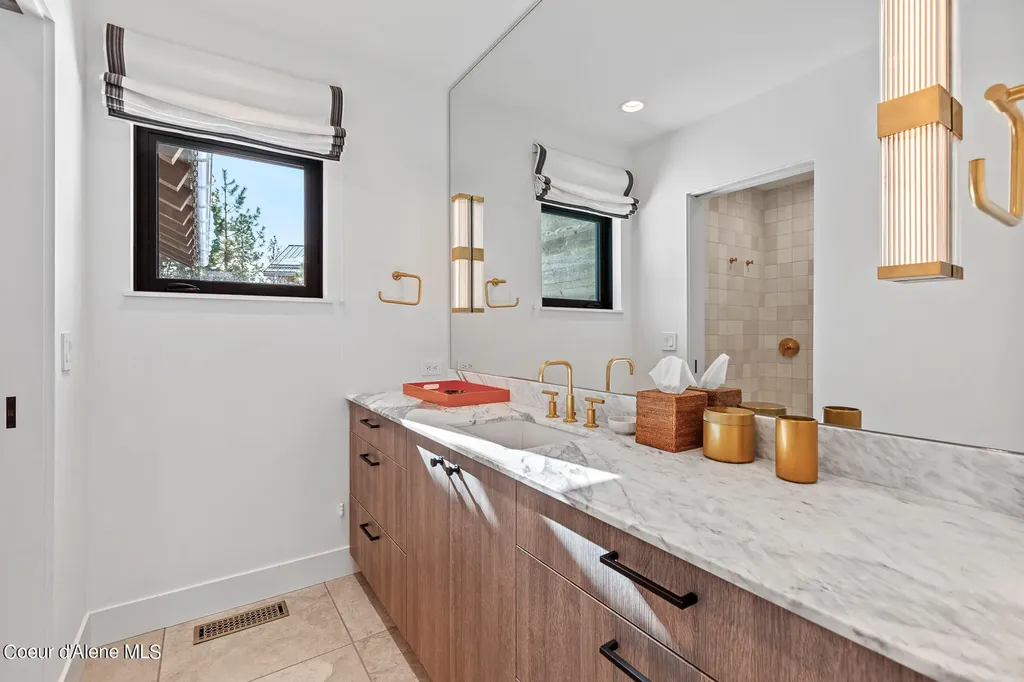 6010 S Grainger Court Harrison ID 83833