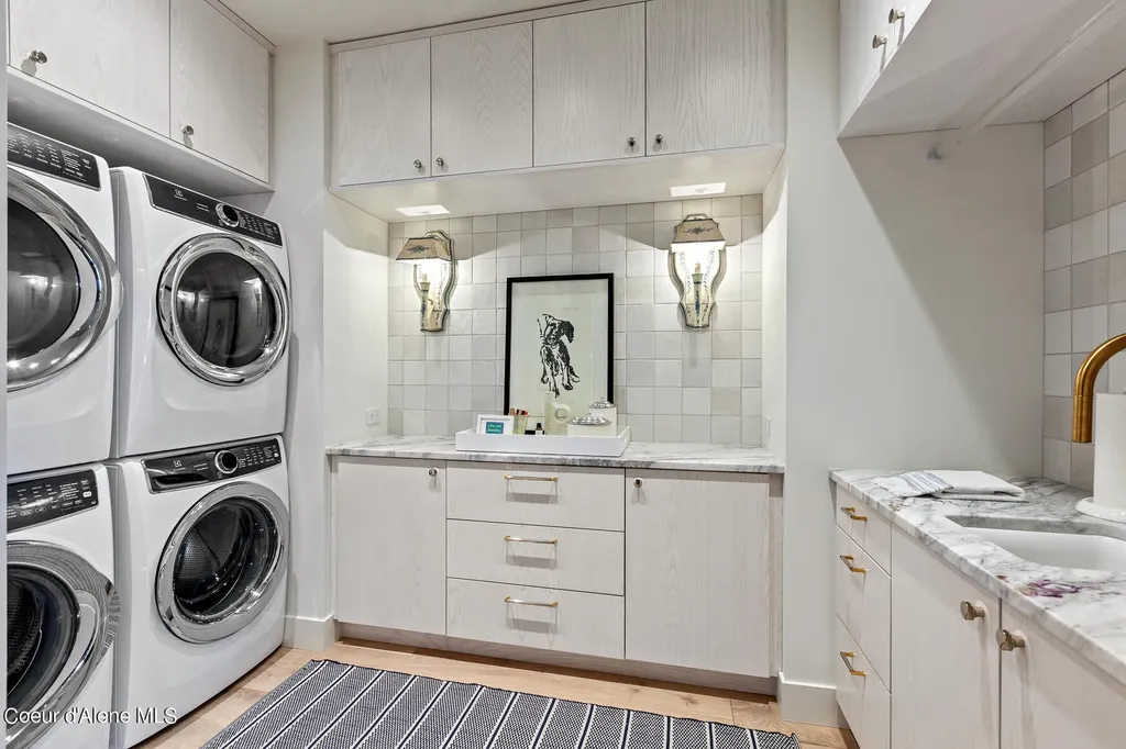 6010 S Grainger Court Harrison ID 83833