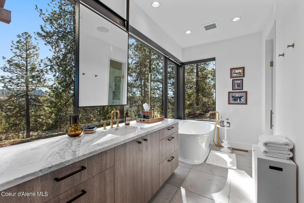 6010 S Grainger Court Harrison ID 83833