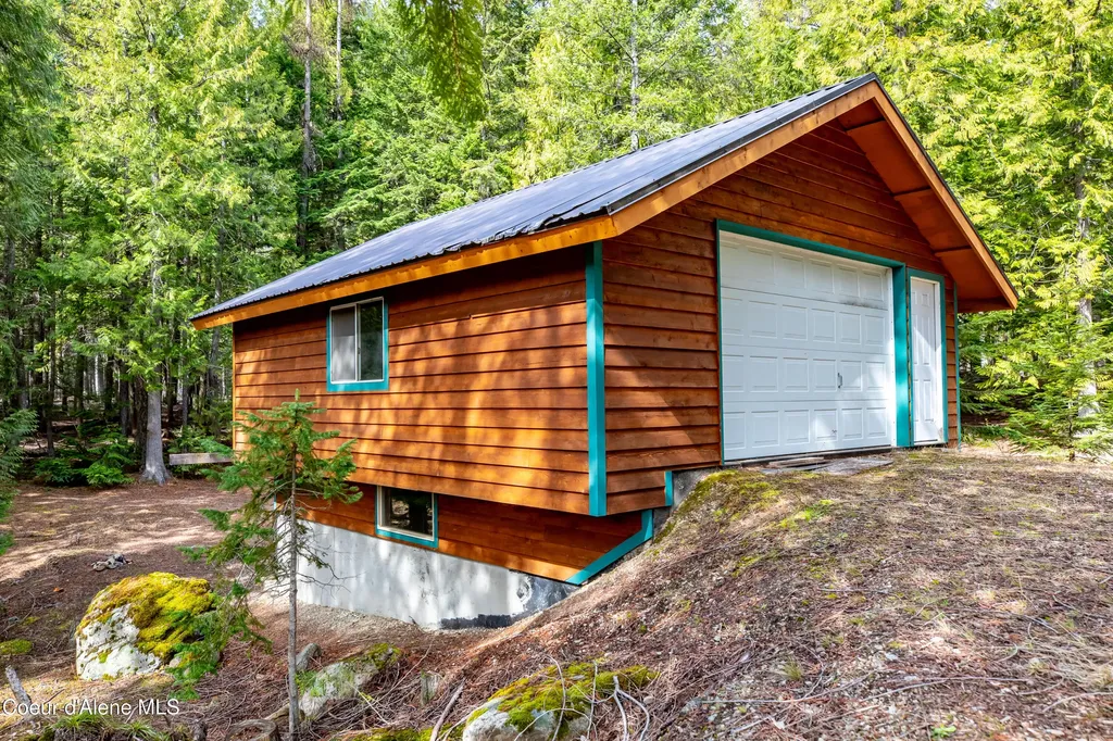 21 Barnes Lane Noxon MT 59853