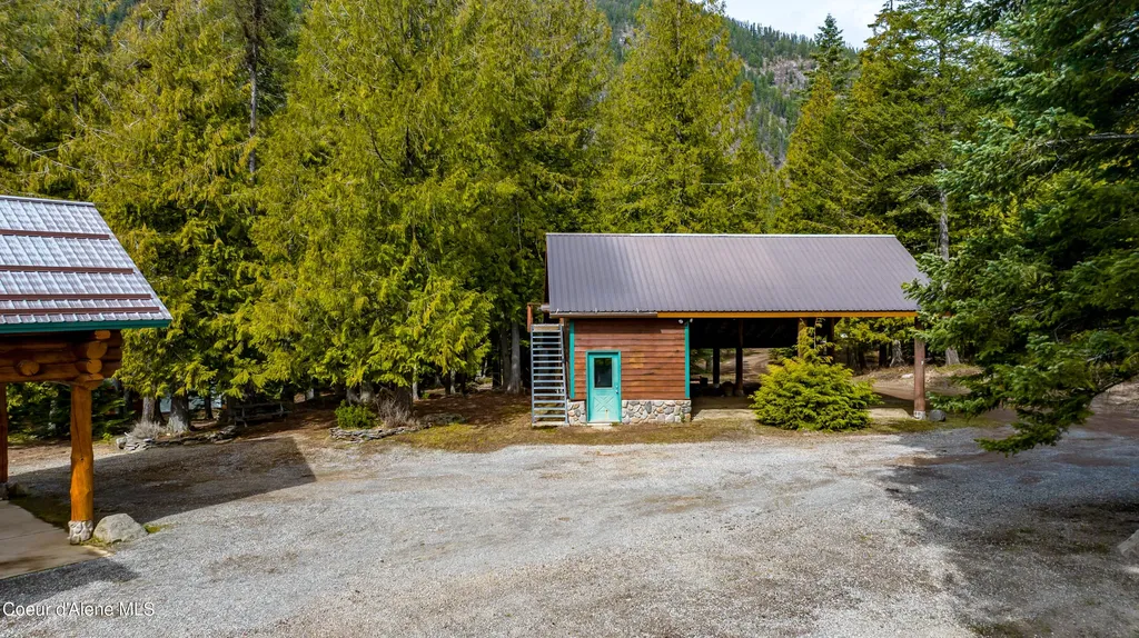 21 Barnes Lane Noxon MT 59853