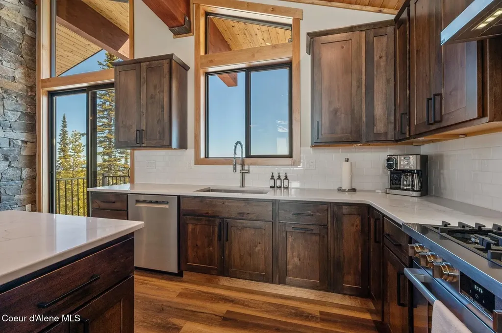 285 Tall Timber Road Sandpoint ID 83864