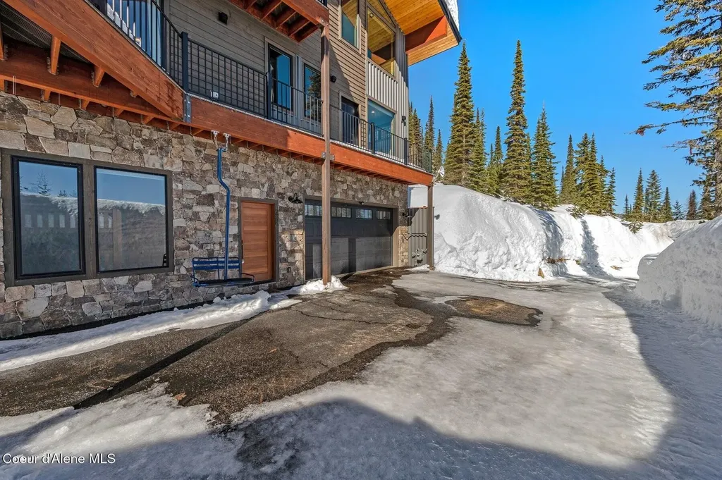 285 Tall Timber Road Sandpoint ID 83864