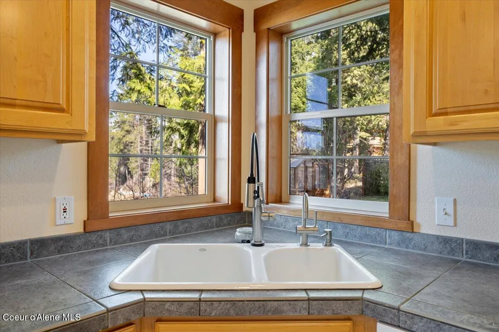 414 Creekside Lane Sandpoint ID 83864