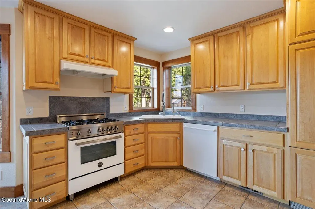 414 Creekside Lane Sandpoint ID 83864